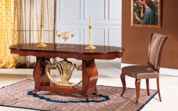 Τραπέζι σε σχήμα οβάλ.